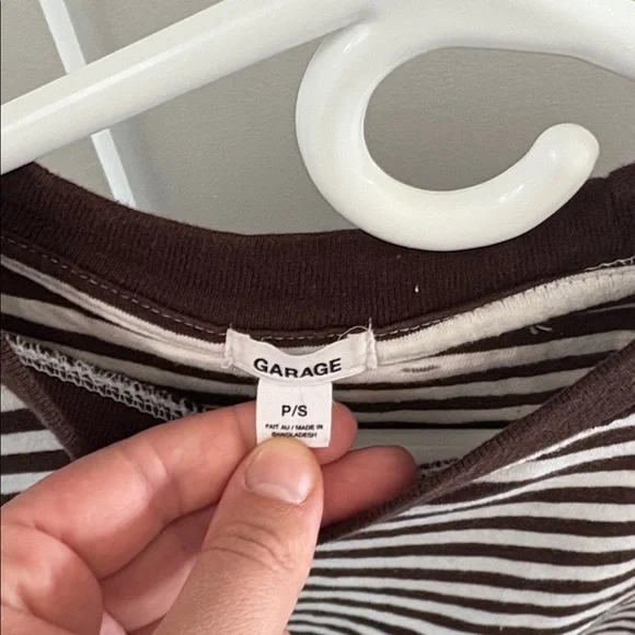 Small Brown and White Garage Fluid Long Sleeve Crewneck - Picture 5 of 5